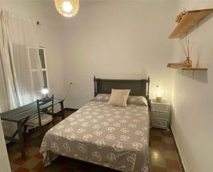 Bedroom of Single-family semi-detached to share in  Sevilla Capital  with Swimming Pool