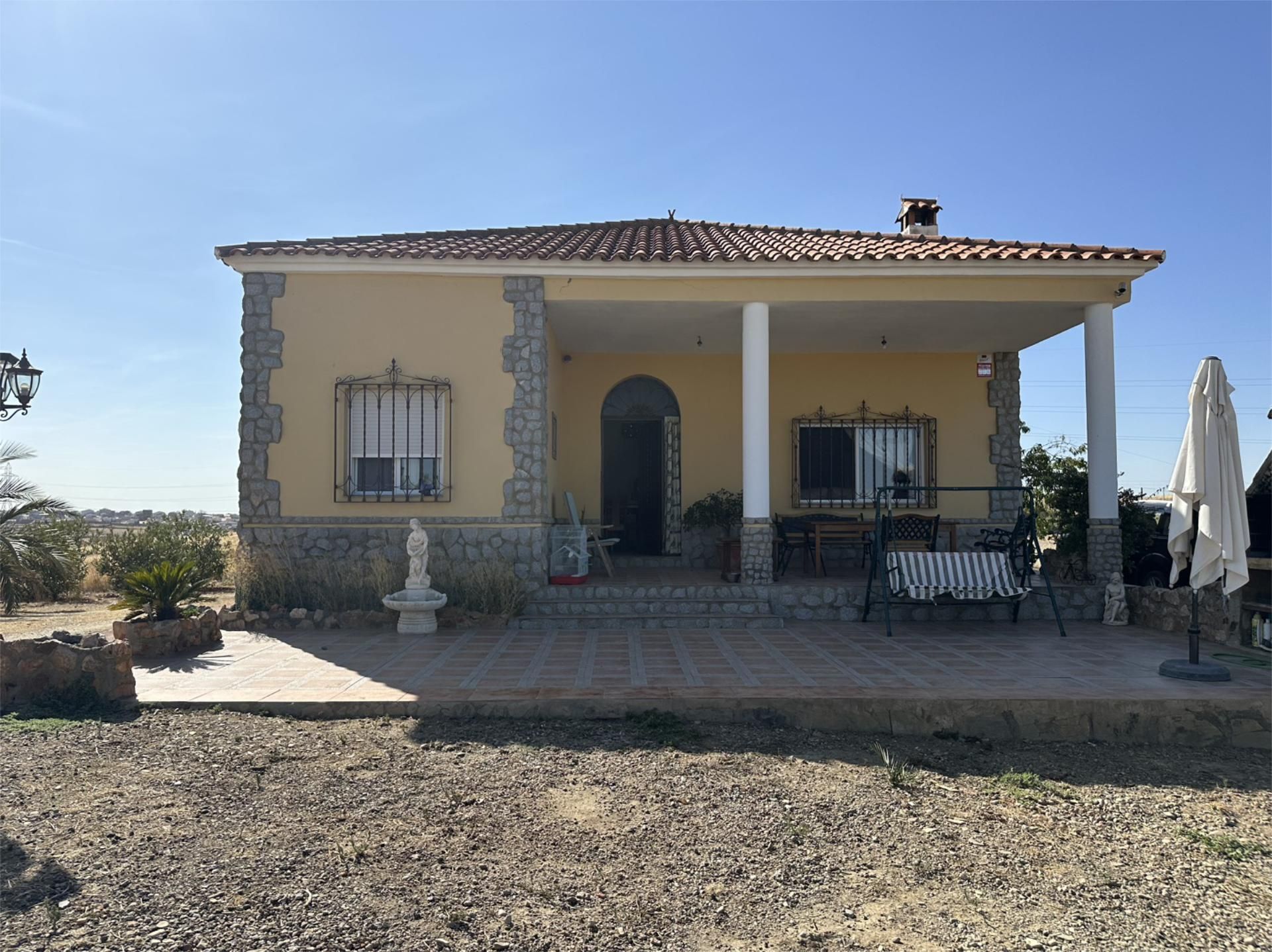 Vista exterior de Casa o xalet en venda en Orellana de la Sierra amb Aire condicionat i Traster