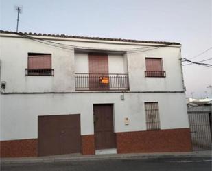 Exterior view of House or chalet for sale in Paterna del Campo  with Terrace