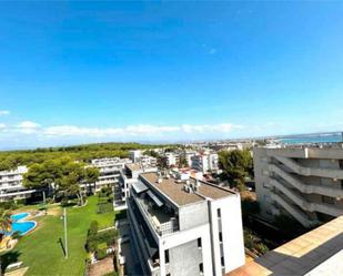 Vista exterior de Àtic en venda en Salou amb Terrassa i Piscina