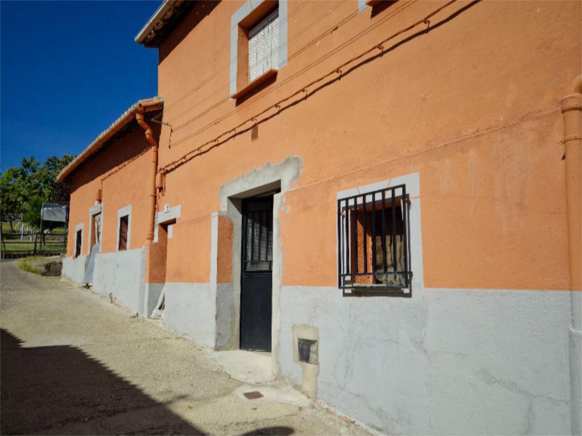 Vista exterior de Casa adosada en venda en Cuacos de Yuste