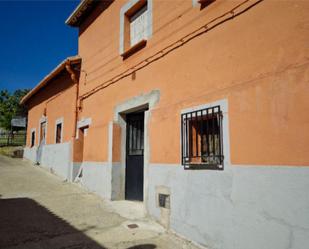 Vista exterior de Casa adosada en venda en Cuacos de Yuste