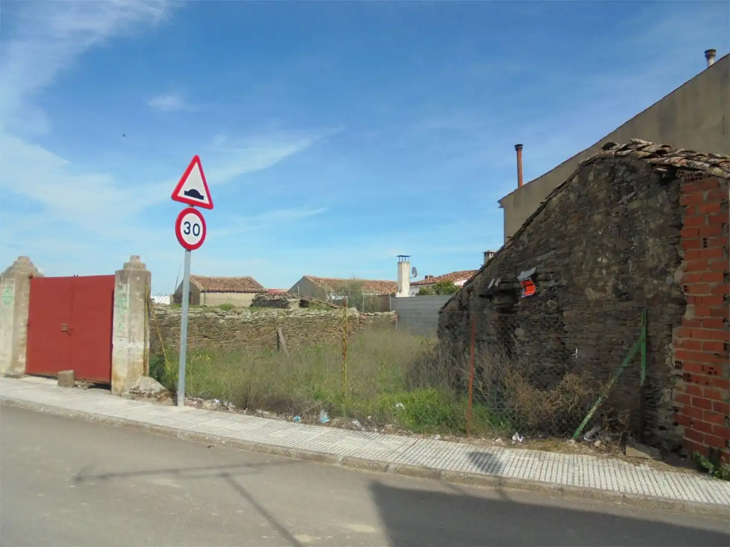 Terreno en venta en Calle Generalísimo Franco, 40, Casas de Don Gómez Vista exterior de Terreno en venta en Casas de Don Gómez