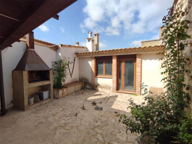 Casa-chalet en Venta en Calle el Zarzoso, 1 en Las Valeras