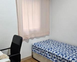 Bedroom of Flat to share in  Zaragoza Capital