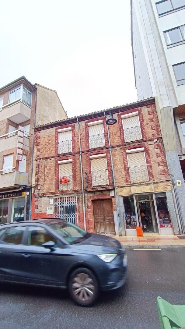 Vista exterior de Casa adosada en venda en Cistierna