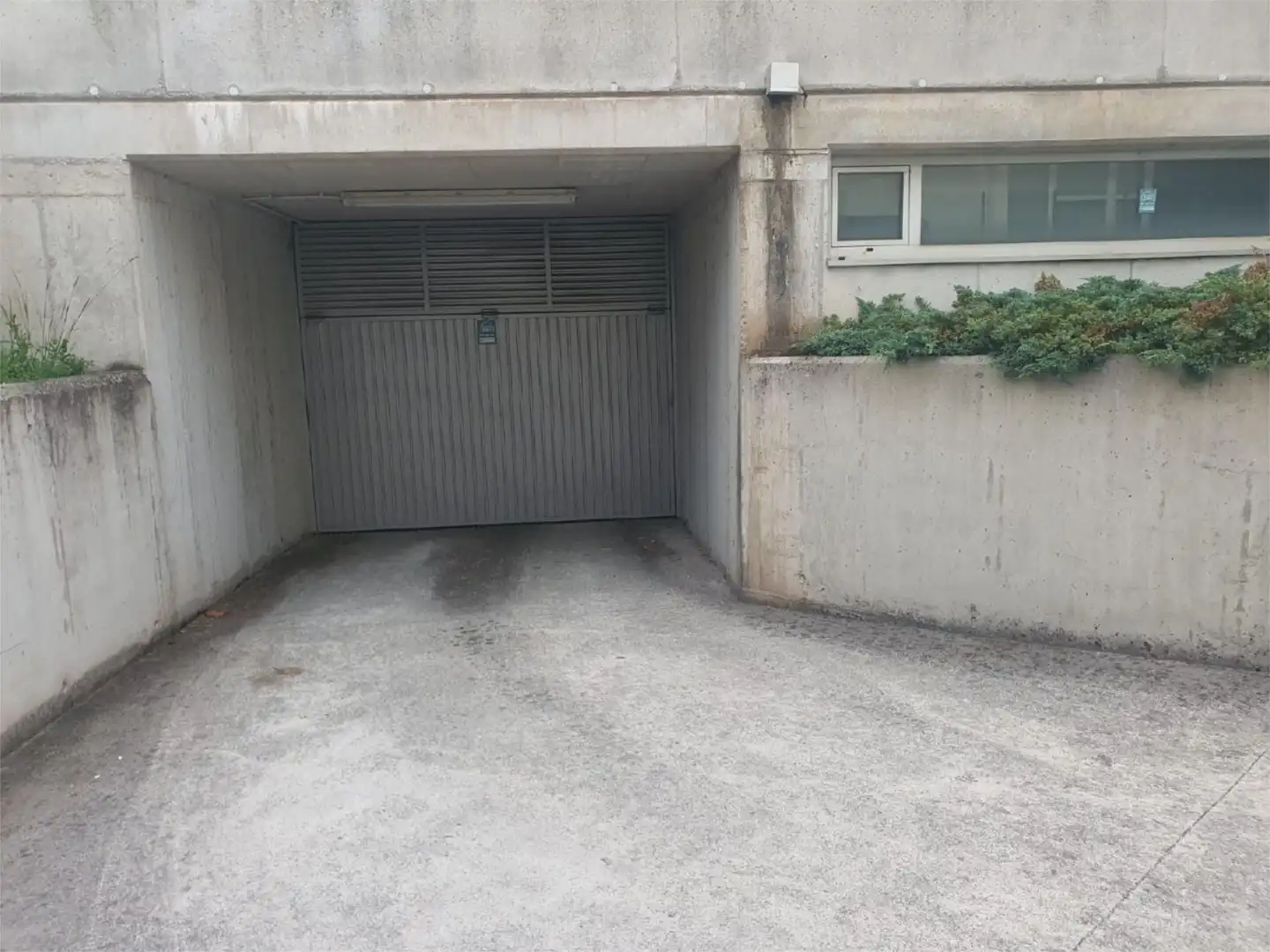 Garage zur Miete in CARLOS MANUEL CÉSPEDES, 3, Agra del Orzán - Ventorrillo Parkplatz von Garage zur Miete in A Coruña Capital