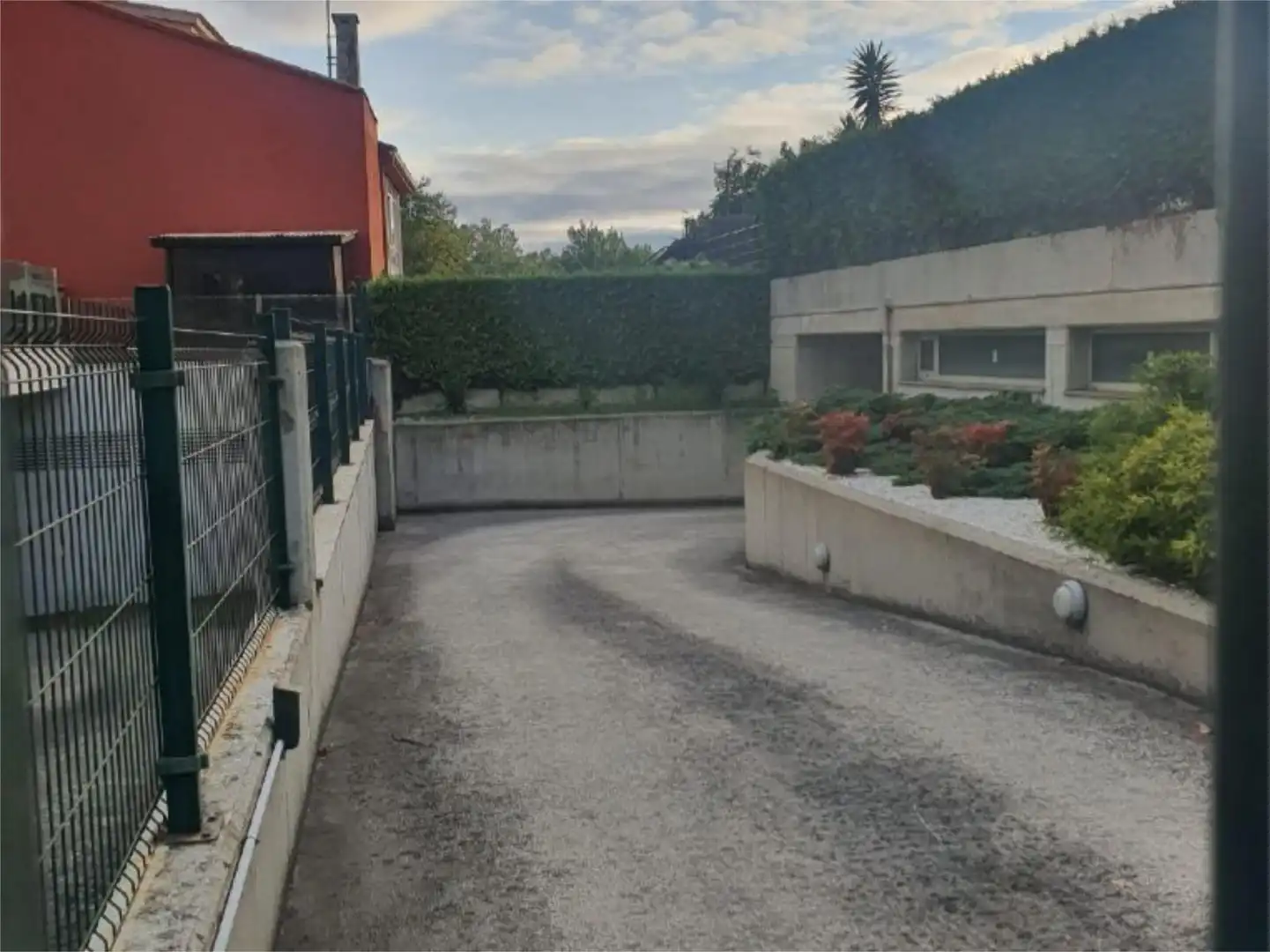 Garage zur Miete in CARLOS MANUEL CÉSPEDES, 3, Agra del Orzán - Ventorrillo Parkplatz von Garage zur Miete in A Coruña Capital