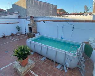 Swimming pool of Single-family semi-detached for sale in Cáceres Capital