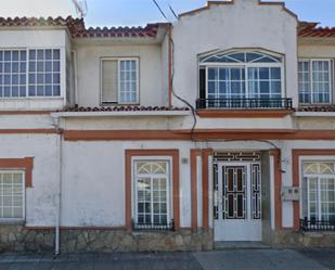 Vista exterior de Casa adosada en venda en Ribeira amb Terrassa i Balcó