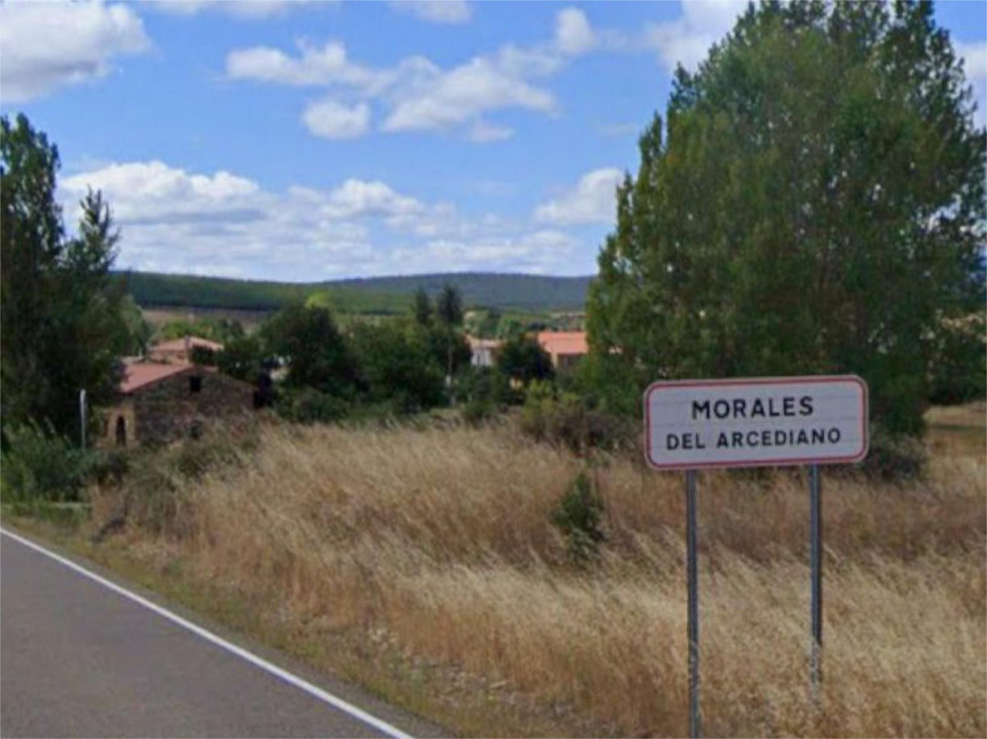 Exterior view of Single-family semi-detached for sale in Santiago Millas