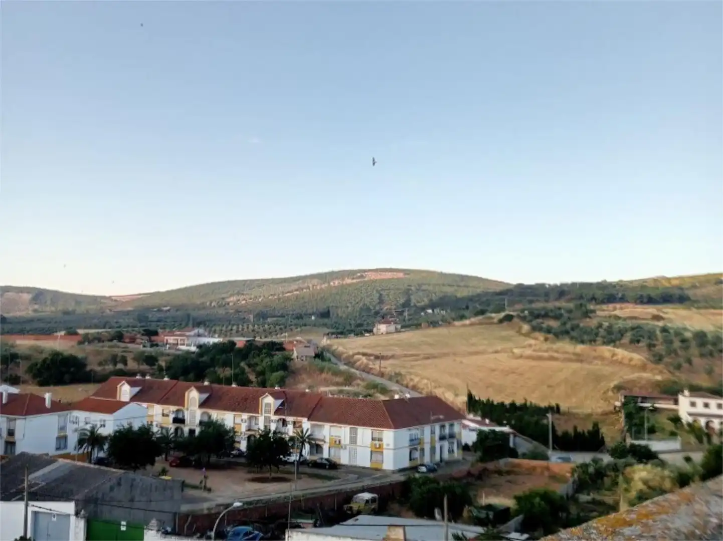 Casa adosada en venta en Travesía Pasaderas, 8, Monterrubio de la Serena Vista exterior de Casa adosada en venta en Monterrubio de la Serena con Terraza, Trastero y Amueblado