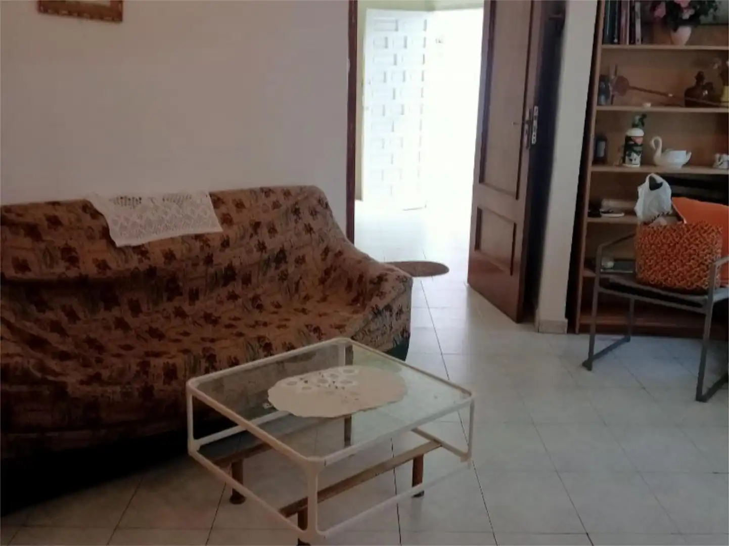 Casa adosada en venta en Travesía Pasaderas, 8, Monterrubio de la Serena Sala de estar de Casa adosada en venta en Monterrubio de la Serena con Terraza, Trastero y Amueblado