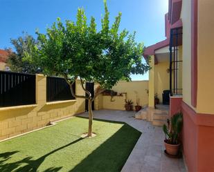 Garden of Single-family semi-detached for sale in Sanlúcar la Mayor  with Air Conditioner, Terrace and Balcony