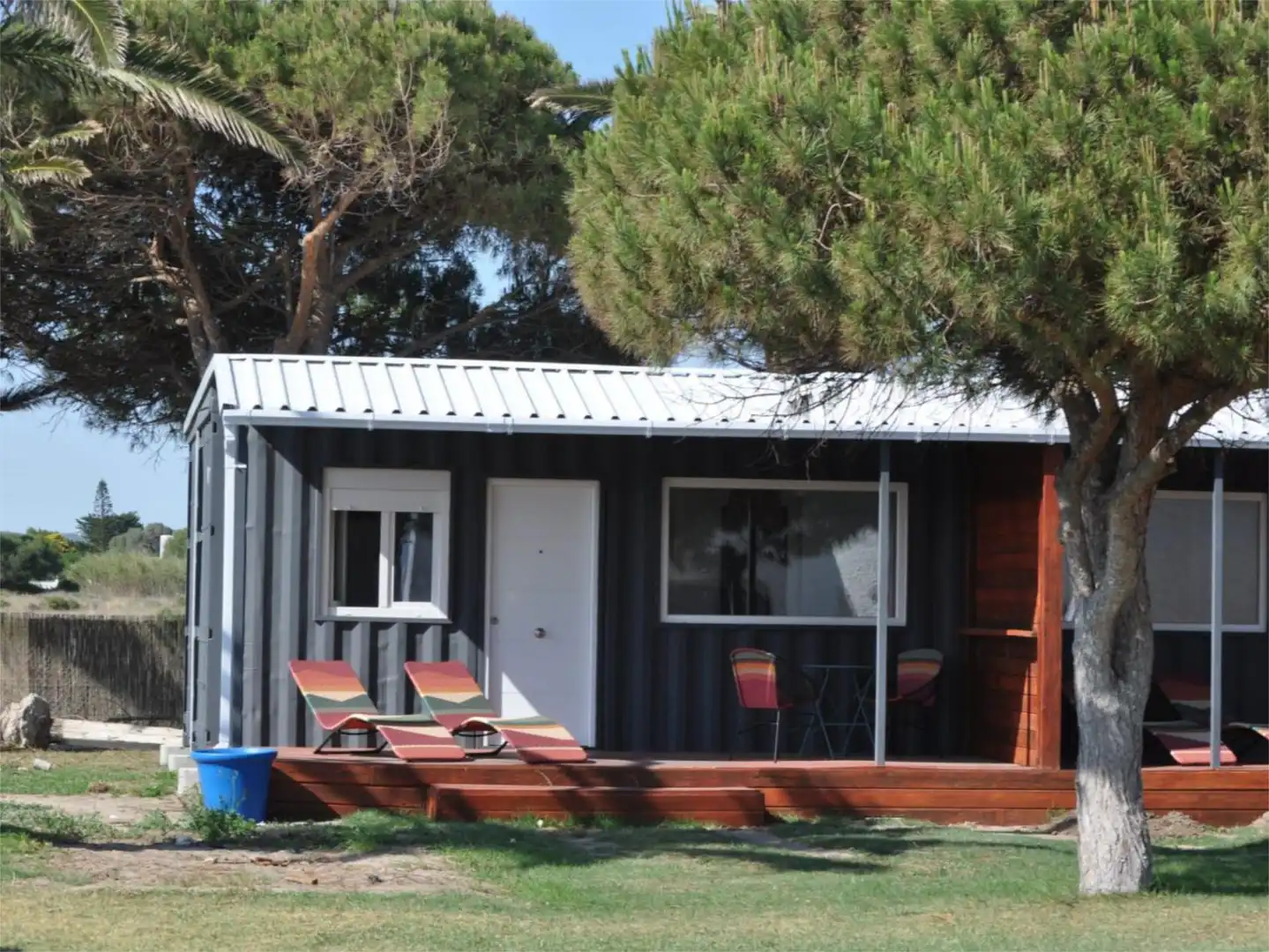 Wohnungen zur Miete in Pago Zahora, 175, Zahora Außenansicht von Wohnungen zur Miete in Barbate mit Klimaanlage, Heizung und Privatgarten