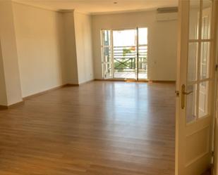 Living room of Flat to rent in Badajoz Capital  with Air Conditioner, Terrace and Swimming Pool