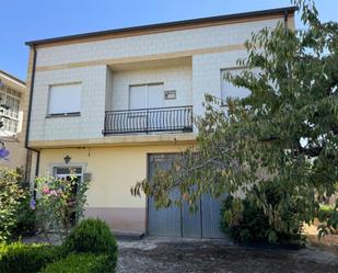 Exterior view of Flat for sale in O Barco de Valdeorras    with Heating, Private garden and Furnished