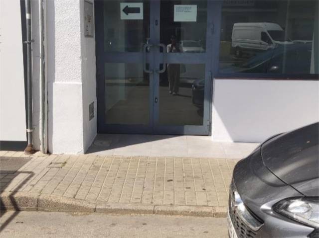 Local comercial en Alquiler en Avenida de Blas Infante, 22A en Lepe