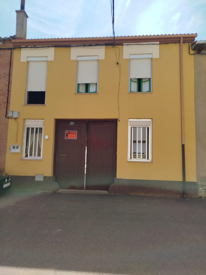 Exterior view of Single-family semi-detached for sale in Villares de Órbigo  with Furnished, Washing machine and Microwave