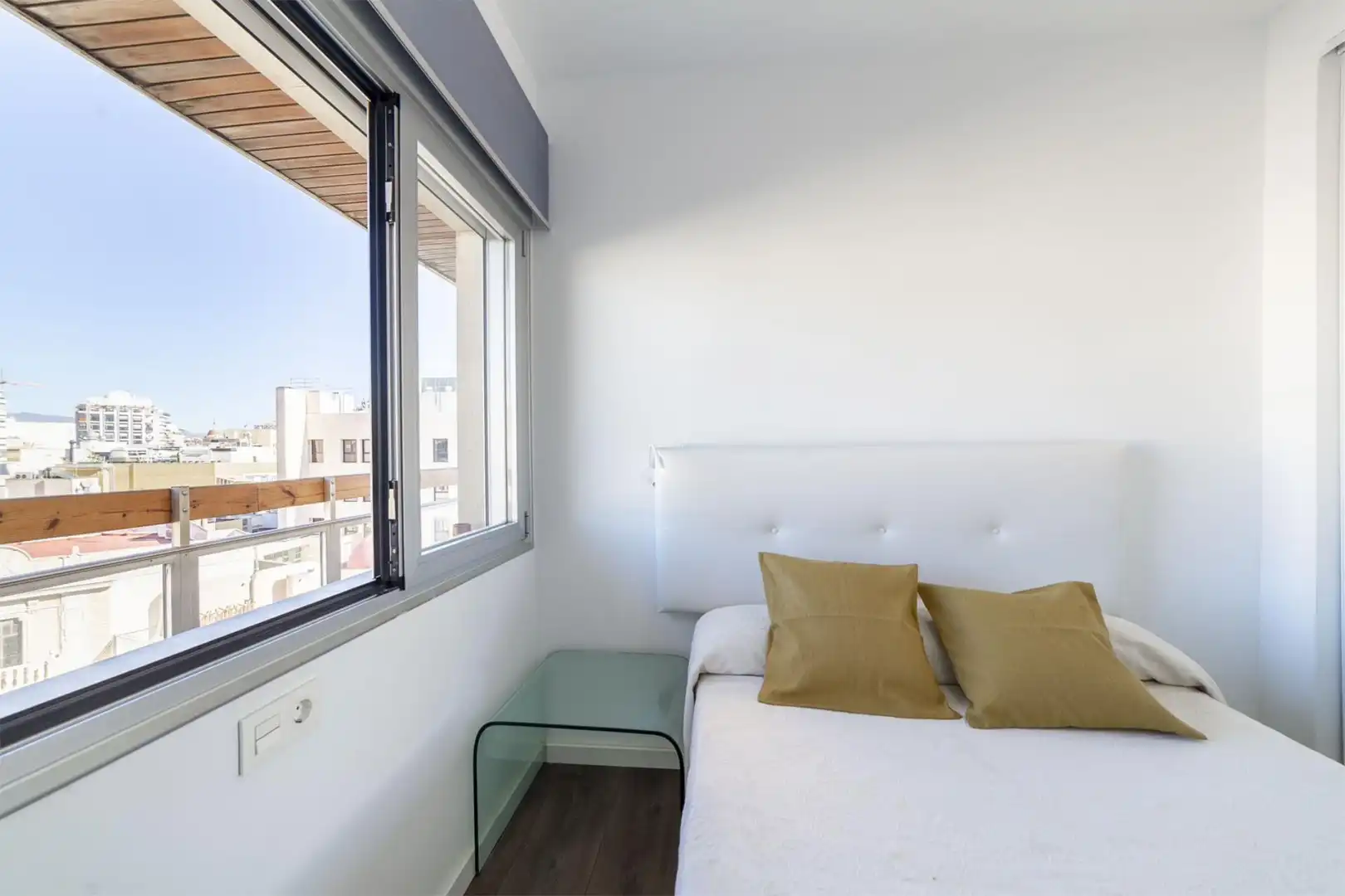 Dormitori de Pis de lloguer en Almería amb Aire condicionat, Calefacció i Parquet