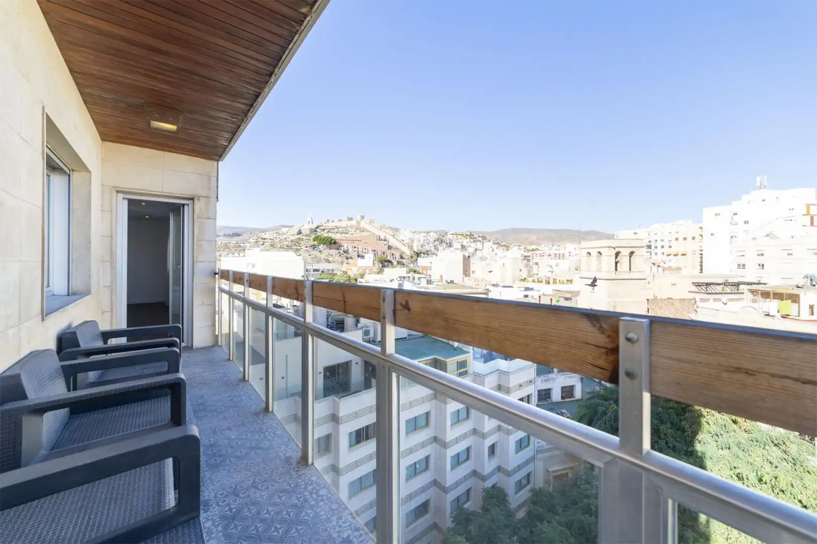 Terrassa de Pis de lloguer en Almería amb Aire condicionat, Calefacció i Parquet