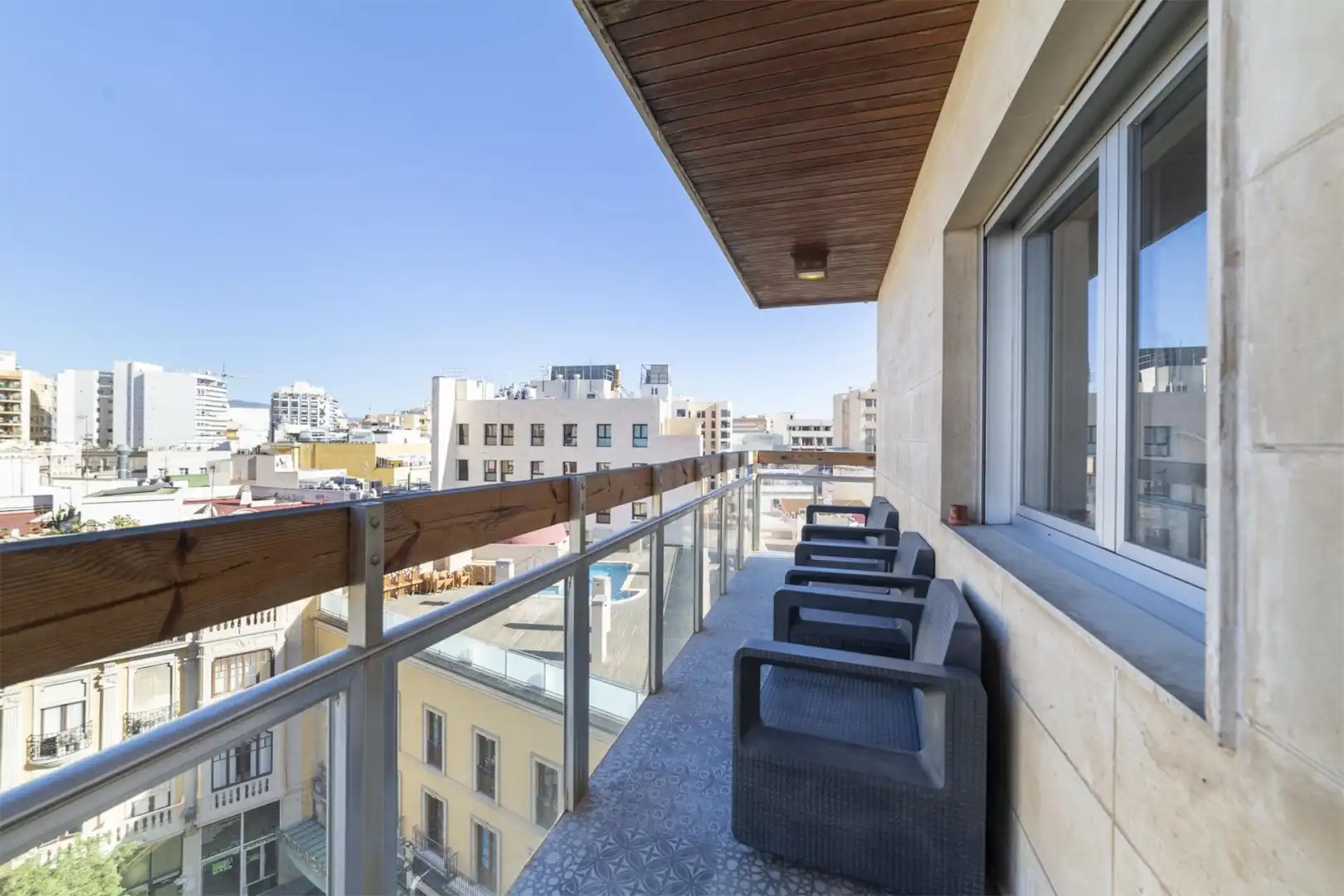 Terrassa de Pis de lloguer en Almería amb Aire condicionat, Calefacció i Parquet