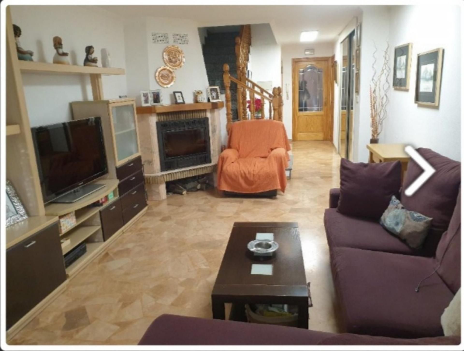 Sala d'estar de Casa o xalet en venda en Tavernes de la Valldigna amb Aire condicionat i Terrassa