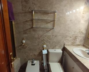 Bathroom of Flat for sale in  Albacete Capital  with Air Conditioner and Balcony