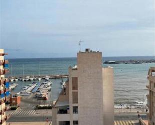 Vista exterior de Àtic de lloguer en Águilas amb Terrassa i Piscina