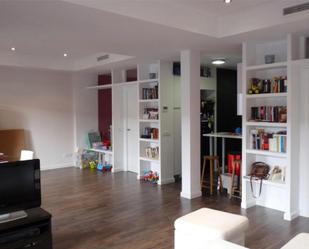 Living room of Flat to rent in  Madrid Capital  with Air Conditioner and Balcony