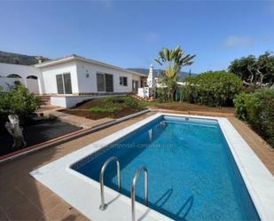 Exterior view of Single-family semi-detached for sale in La Orotava  with Terrace and Swimming Pool