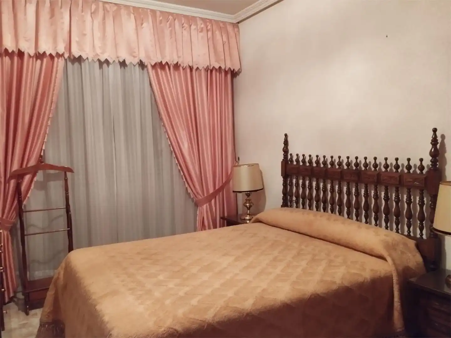 Casa adosada en venda a Calle Miguel Hernández, 1, Peñaranda de Bracamonte Dormitori de Casa adosada en venda en Peñaranda de Bracamonte amb Balcó