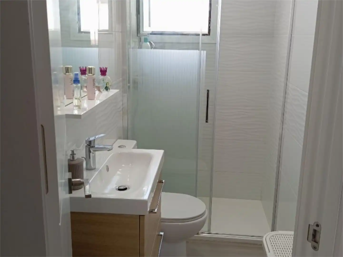 Piso en venta en Calle Calypso, 11, Punta Umbría Baño de Piso en venta en Punta Umbría con Balcón