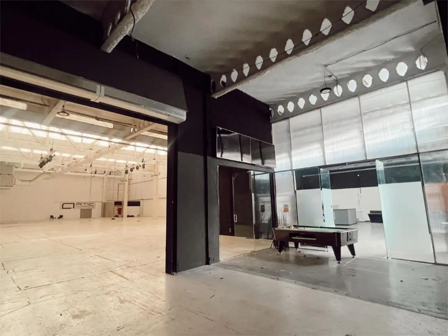 Fabrikhallen zur Miete in Carrer de Llull, 121, El Poblenou Fabrikhallen zur Miete in Barcelona mit Klimaanlage und Heizung