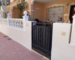 Vista exterior de Casa adosada de lloguer en Orihuela amb Terrassa i Piscina