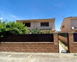 Exterior view of Single-family semi-detached for sale in Carabaña  with Terrace