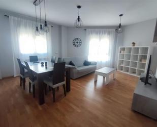 Wohnzimmer von Wohnung miete in Tarancón mit Terrasse