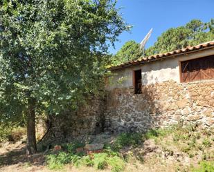 Vista exterior de Finca rústica en venda en Santibáñez el Alto amb Piscina