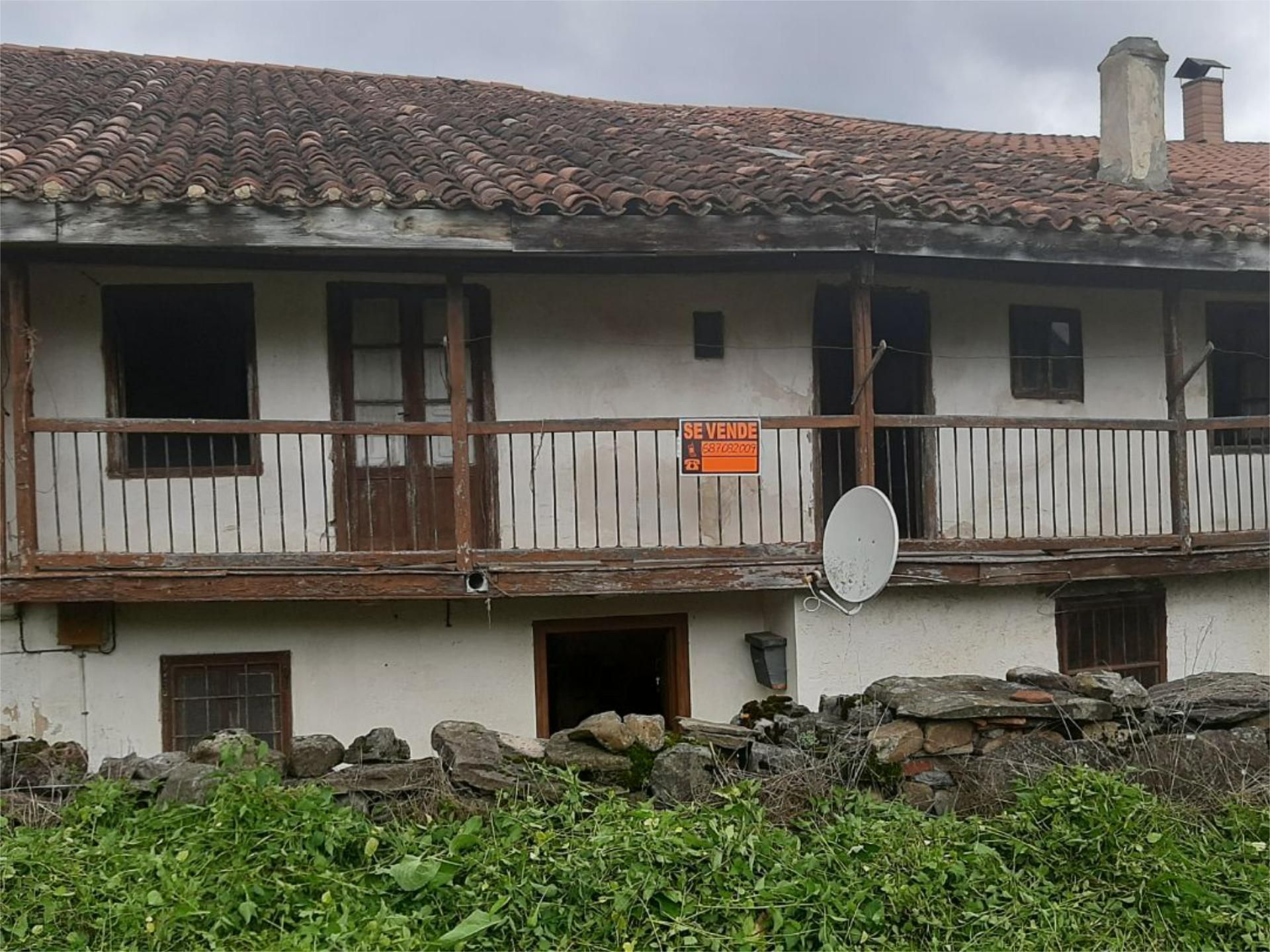 Vista exterior de Casa adosada en venda en Santiurde de Reinosa