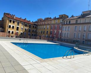 Piscina de Apartament de lloguer en Jaca amb Aire condicionat, Terrassa i Piscina