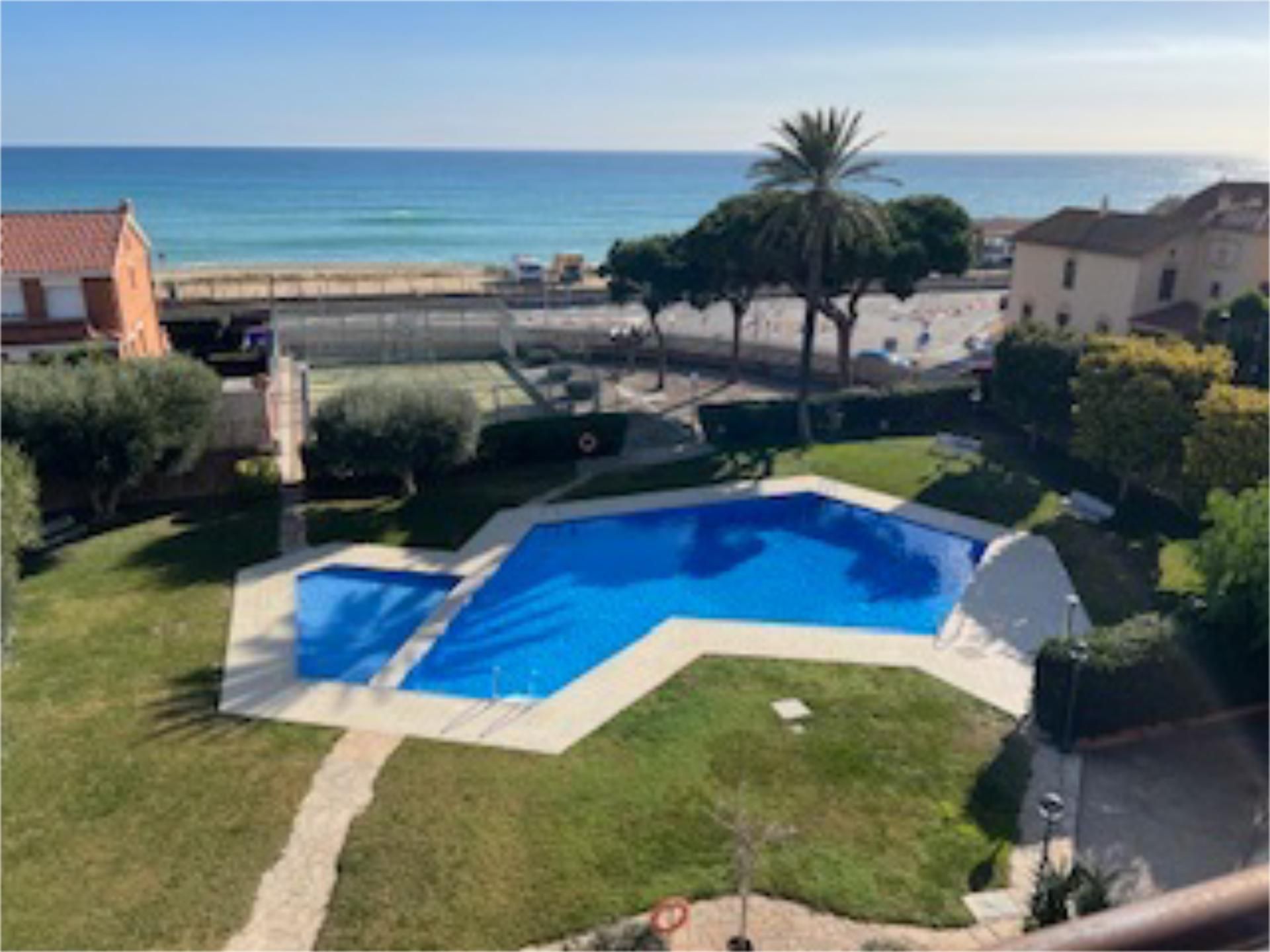 Piscina de Apartament en venda en Vilassar de Mar amb Calefacció, Jardí privat i Terrassa