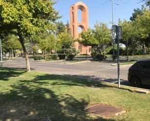 Vista exterior de Pis en venda en Pozuelo de Alarcón amb Aire condicionat, Terrassa i Piscina