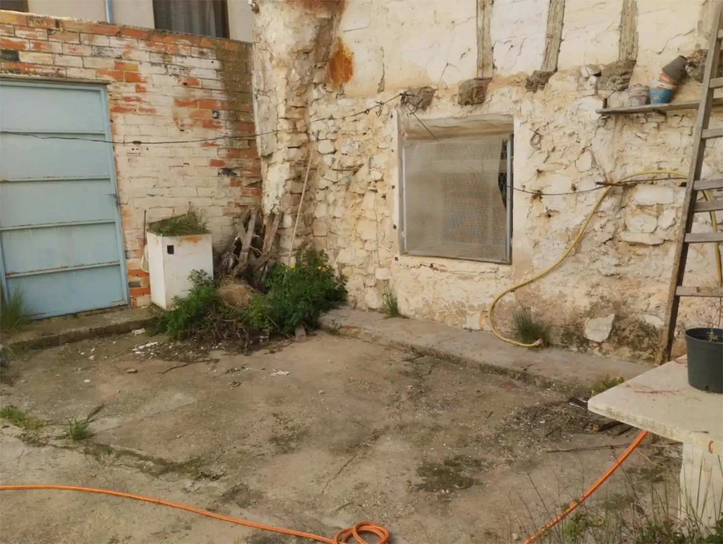 Casa adosada en venta en Sinarcas con Calefacción