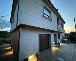 Vista exterior de Casa o xalet de lloguer en Lobios amb Terrassa