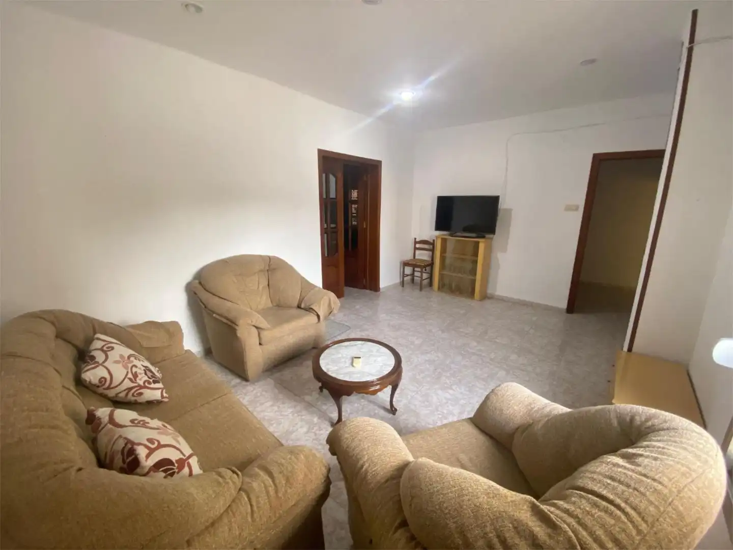 Habitació a Camino de la Sismológica, 12, Los Ángeles - Cruz de Caravaca Sala d'estar de Casa adosada per a compartir en Almería amb Aire condicionat, Terrassa i Moblat