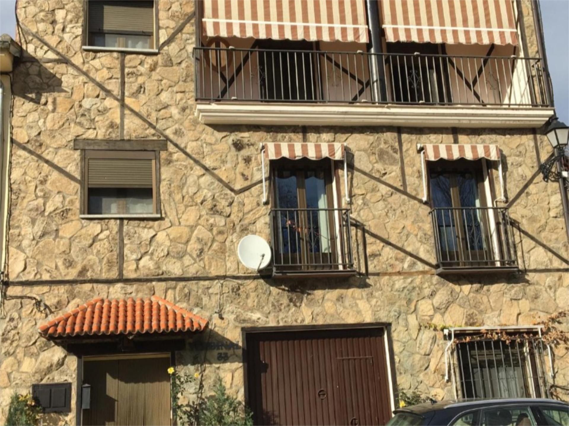 Exterior view of House or chalet for sale in Santibáñez de la Sierra  with Air Conditioner, Heating and Parquet flooring
