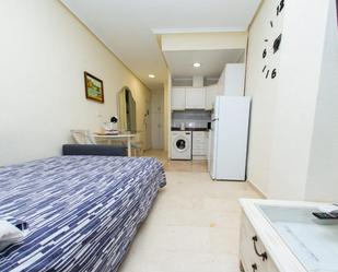 Bedroom of Flat for sale in Torrevieja  with Air Conditioner and Terrace