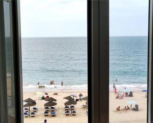 Bedroom of Flat to share in  Cádiz Capital  with Furnished and Balcony