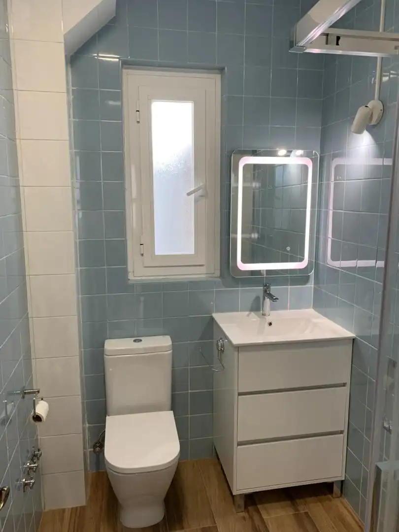 Room in Calle Cardenal Frías, 5, Santa Bárbara Bathroom of Flat for share in Soria Capital with Heating, Parquet flooring and Furnished