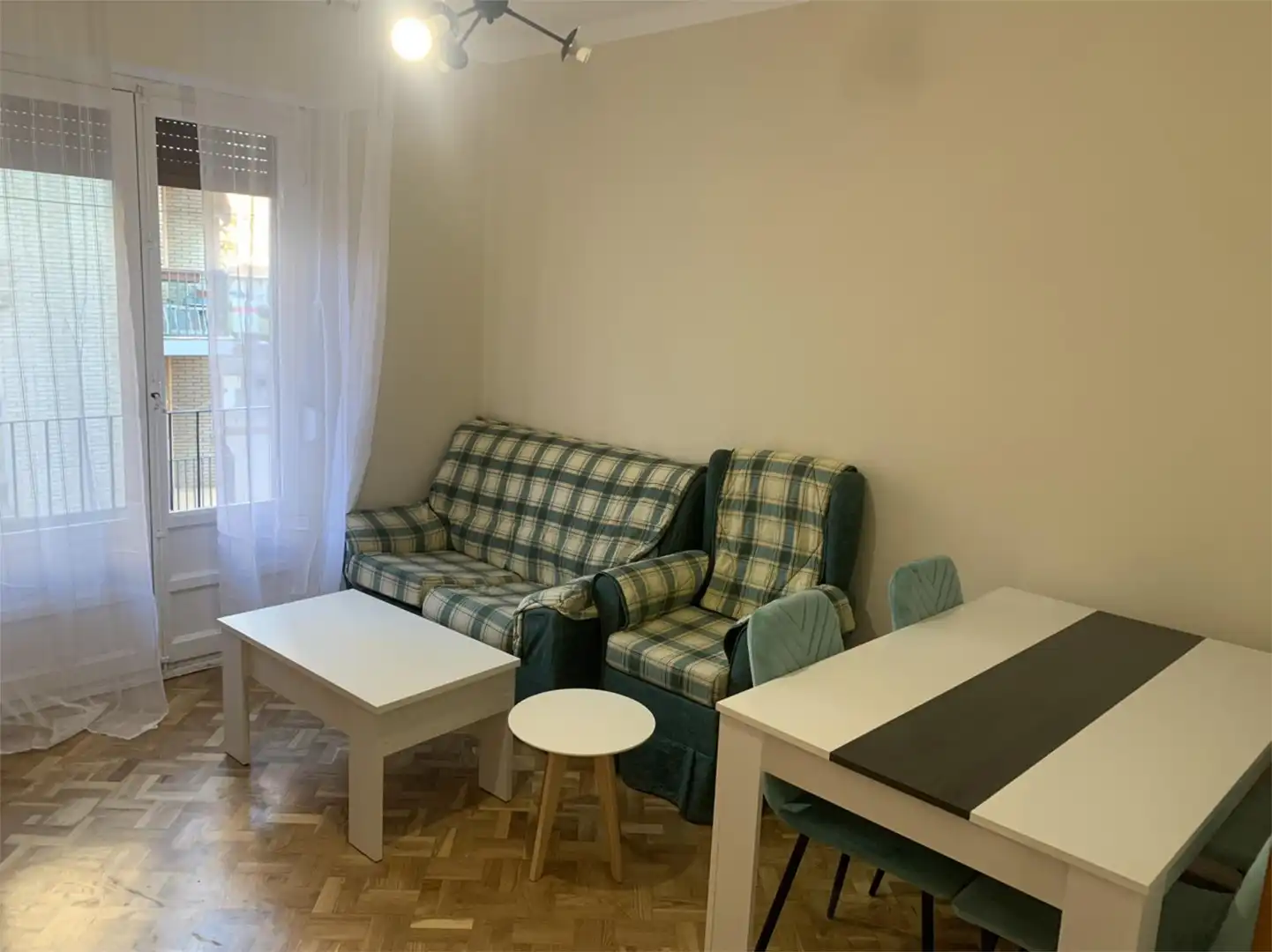 Room in Calle Cardenal Frías, 5, Santa Bárbara Living room of Flat for share in Soria Capital with Heating, Parquet flooring and Furnished